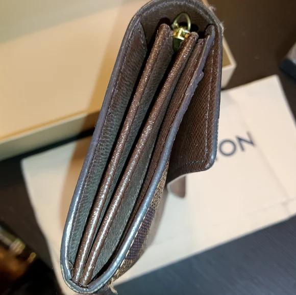 Louis Vuitton Sarah Wallet - Picture 3 of 8
